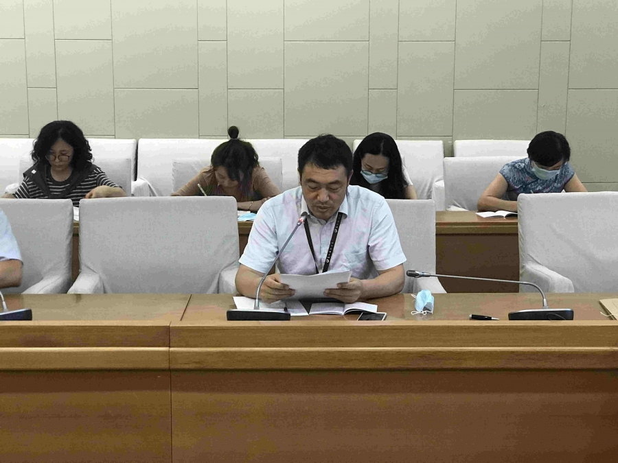 张书记带领大家学习全国“两会”精神_副本.jpg