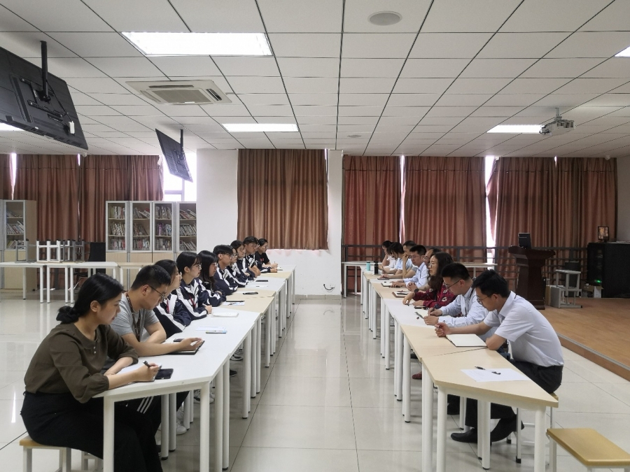 党史学习教育师生座谈会现场（二）.jpg