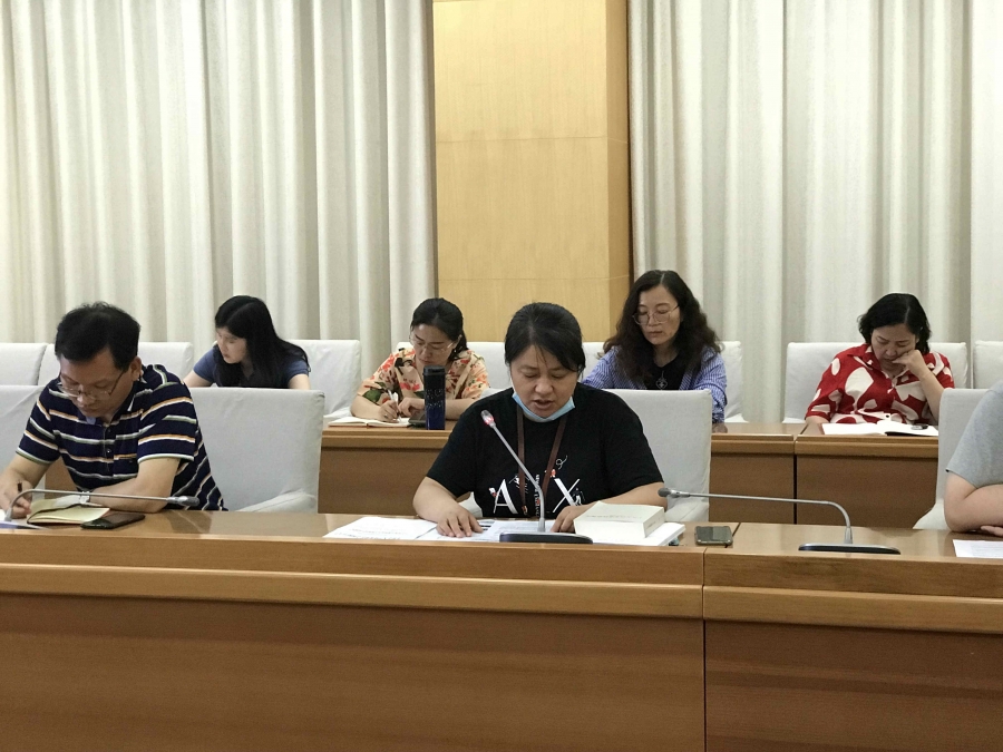 图3纪检委员刘俊艳同志开展廉政教育_副本.jpg