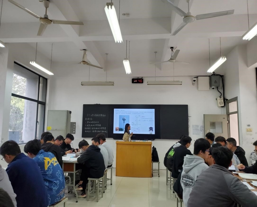 冯培燕公开课现场.jpg