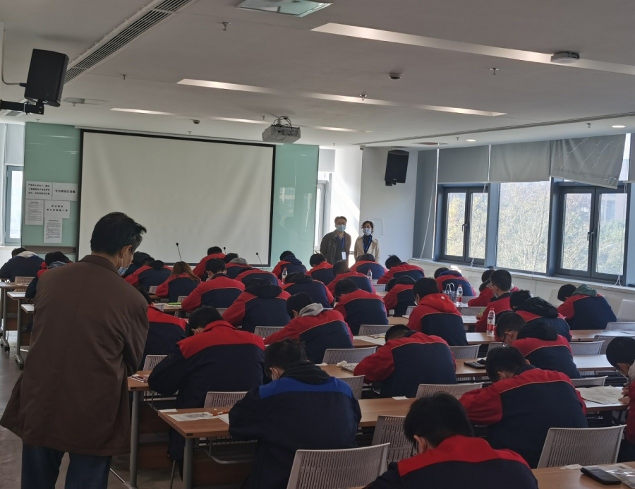 111理论考试现场.jpg