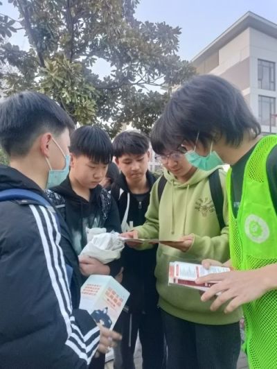 图四学府中学.jpg