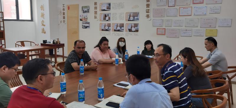 陈叙副院长主持召开阶段性学习情况分析会.jpg