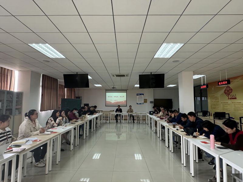 第五党支部全体党员参会(1).jpg