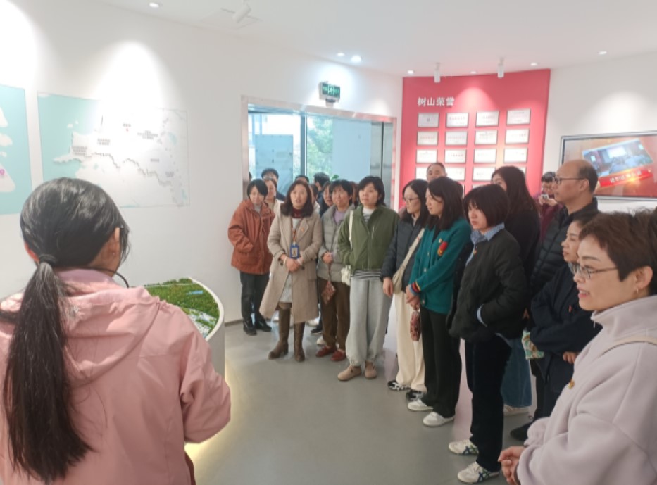 参观现场.jpg