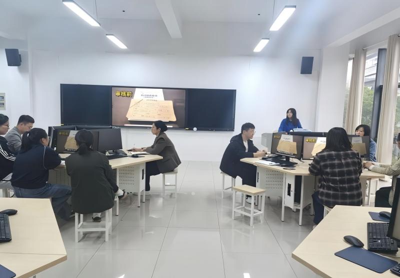 周羽老师公开课磨课教研活动(1).jpg