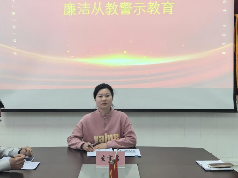 创意服务系副主任刘小红发言(1).jpg