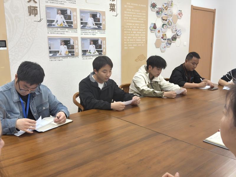 两位实习生依次进行了实习工作总结(1).jpg