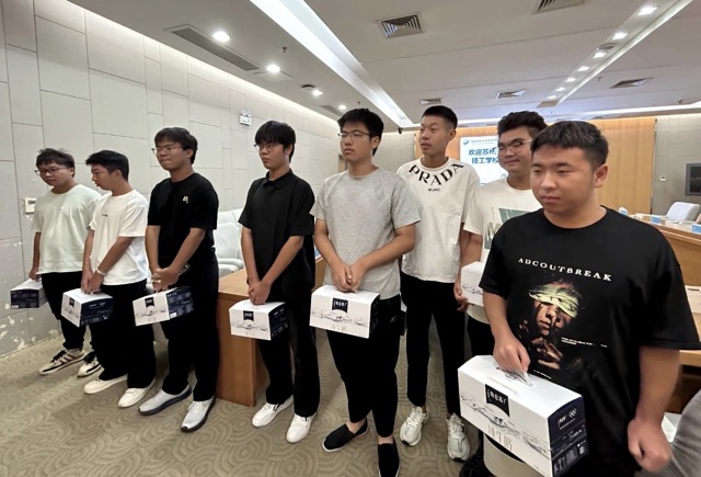 mqqutdp2f1m2lq7gi3p5ra8bfi1.jpeg 100B6CBAD24A3941CC2D5414E875AA76 Medium.jpeg