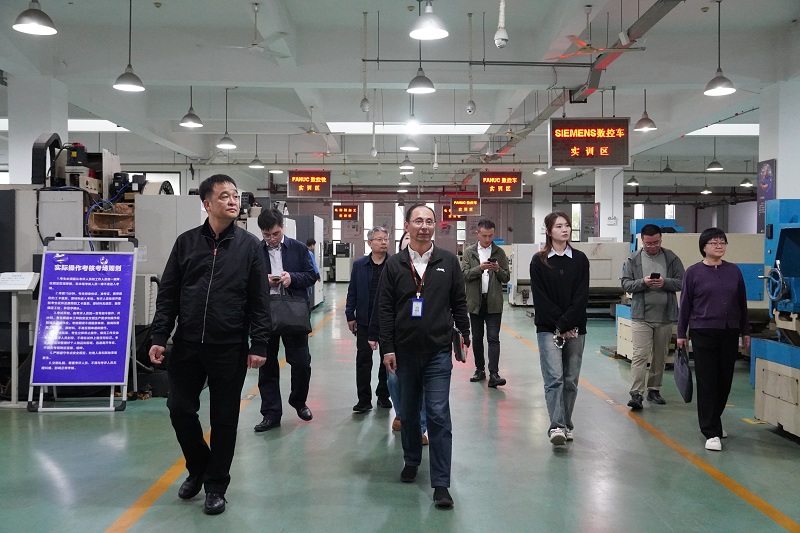 hju13tlhu6a2rg0ijsct2jochs1.jpg 33.jpg