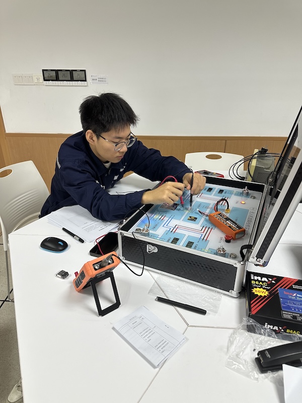 esd6ptauqfaj0rm0c9s8l2igt09.jpg 3 (2).jpg