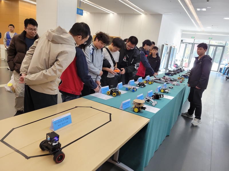 vme3cifbumsd3inj79qjcfimpt6.jpg 智能网联小车1.jpg