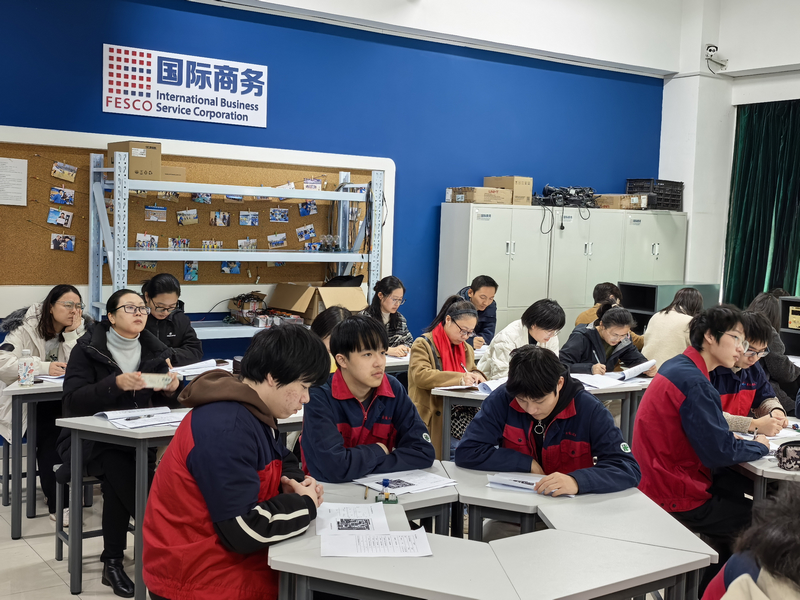 1ujbljkodb81rinjj0r6ta0ge33.jpg 02吴九新听课图.jpg