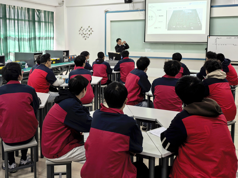 8l6ng18qesdgmliabigp0c36qr8.jpg 02吴九新授课图.jpg