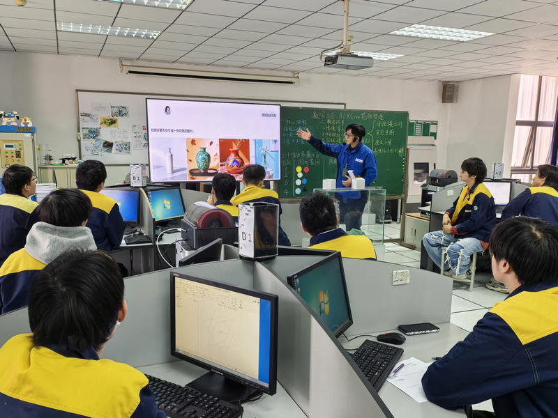 gdtjks4t58fuhfd8v433udq0164.jpg 01朱力授课图.jpg