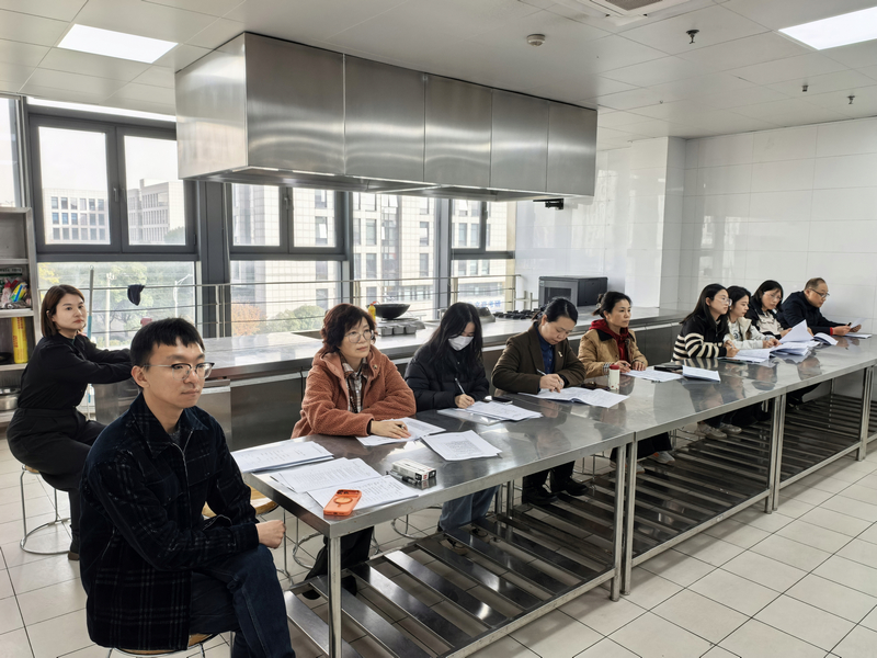 prjcrc71e8qs55kq4lokrl997f4.jpg 04燕志听课图.jpg