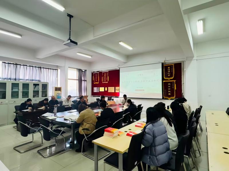 hvbmfo57gfbghhbb1s2k3sb4l39.jpg 全体党员参会(1).jpg