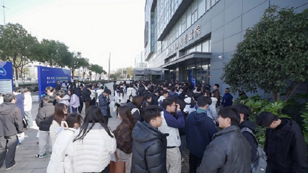 23vi2pf394oirqum8ogbpso0bs1.jpg 1-准备入场1.jpg