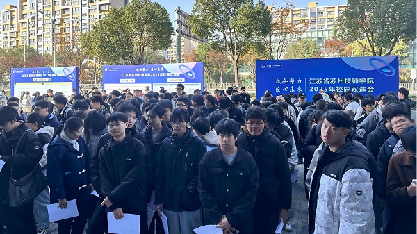 aknh7ev6ospkc5r3stboplv51p2.jpg 2-准备入场2.jpg