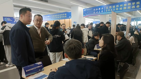 uoc06uh5f00n9uvlef4mlig2vm2.jpg 12-领导指导1.jpg