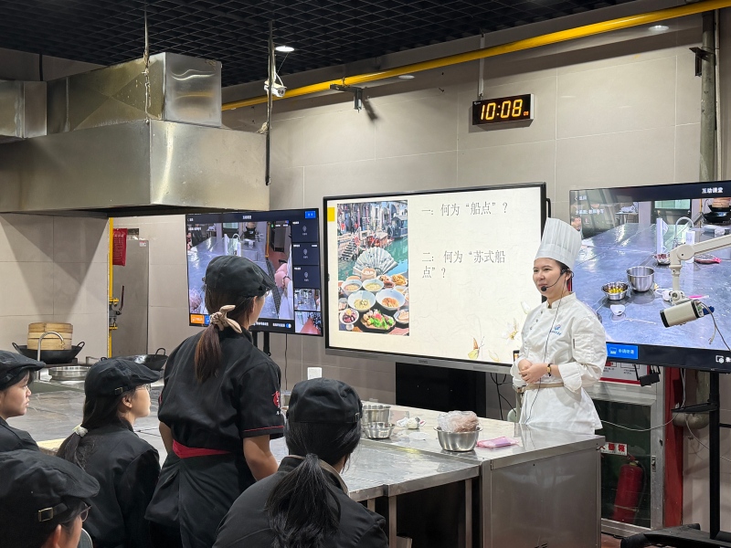 张家悦老师课堂现场(1).jpg