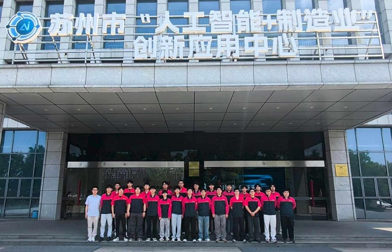 ndkep3qbp78vh4g4qoia38va9u9.jpg 师生合影.jpg