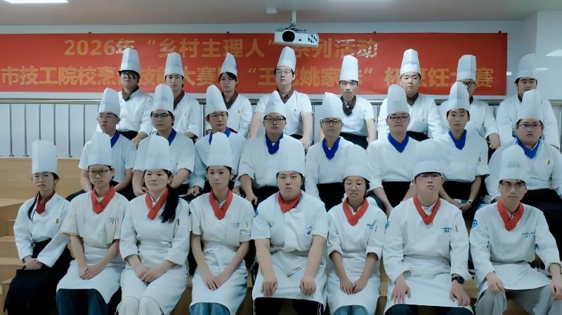 江苏省苏州电子信息学院参赛学生合影(1).jpg
